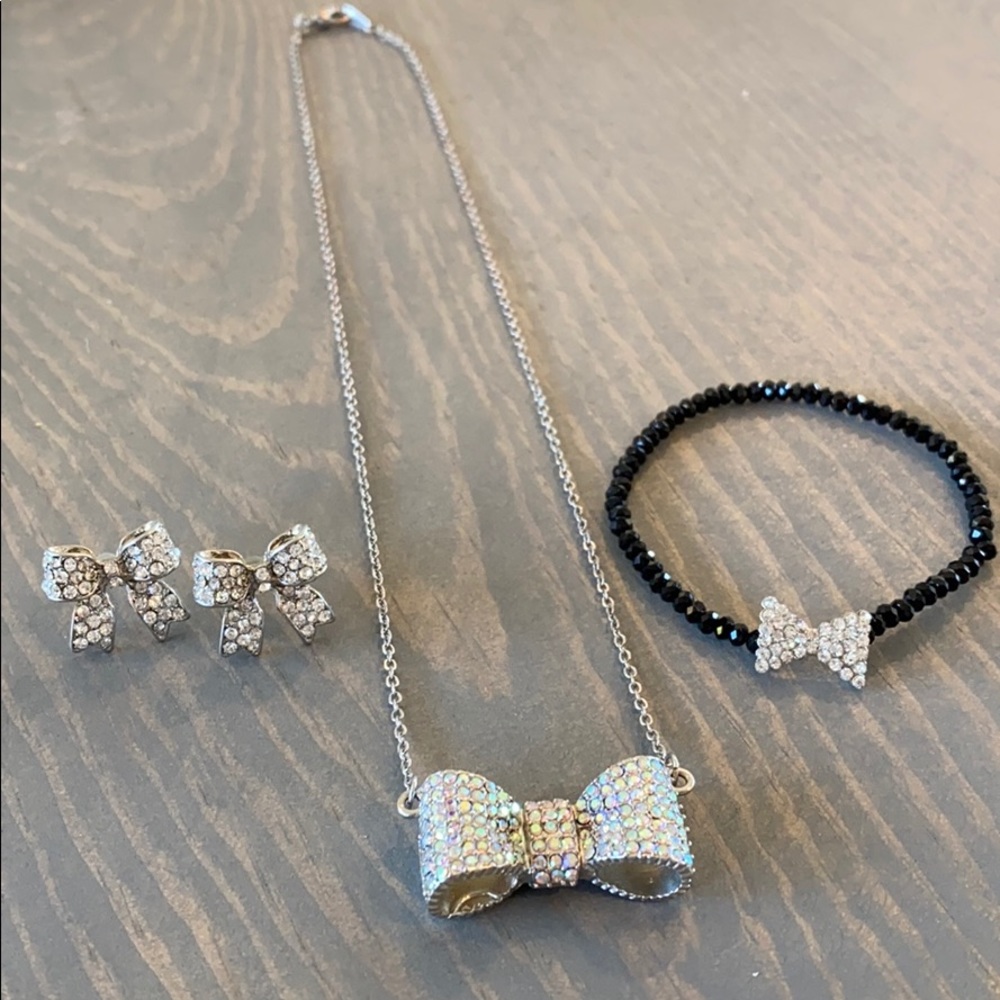 3 pc. brand new bow set. Studs, bracelet, necklace